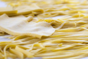 パスタ1kg88円←おっ、ええやん。パスタソース1袋178円←高すぎぃ！この矛盾の解消方法
