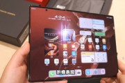 【画像】Huaweiの三つ折りスマホ｢Mate XT Ultimate Design｣､ガチで凄すぎるやろ･･･