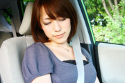 ドライブ中に寝る女ってどう思う？お前の運転手じゃねえんだよｗｗｗｗ