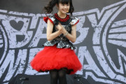 バックステージでBABYMETALの女の子に会ったら、なんて言う/質問する？　【海外の反応】