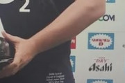 日本のスポンサーからラグビーイングランド代表主将に贈られた物に世界が騒然！←「どうやって持ち帰るんだ？」（海外の反応）