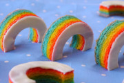 海外「ビタミンカラー！」レインボー バームクーヘンを絶賛
