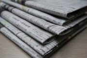 嫁の実家で年越し、新聞見たら…〇日新聞。新聞の件で嫁親父とバトル。正月早々大人しくしとけよと自省…