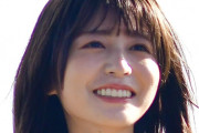 「いつの間にこんな成長してた…？」長濱ねる〝ぴたぴたニット〟姿にネット騒然「下半身が隠れてる」「神の視点」「この角度…なかなかの策士よのぉ～」